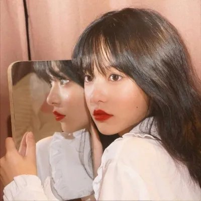 娇憨女郎